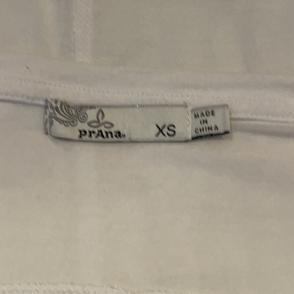 Prana Short Sleeve V-Neck Pocket Tee - Picture 6 of 10